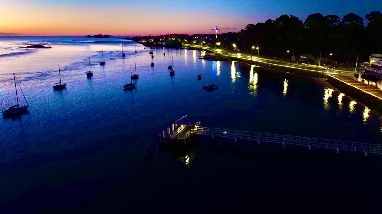 Zorba Waterfront Motel Батманс-Бэй Экстерьер фото