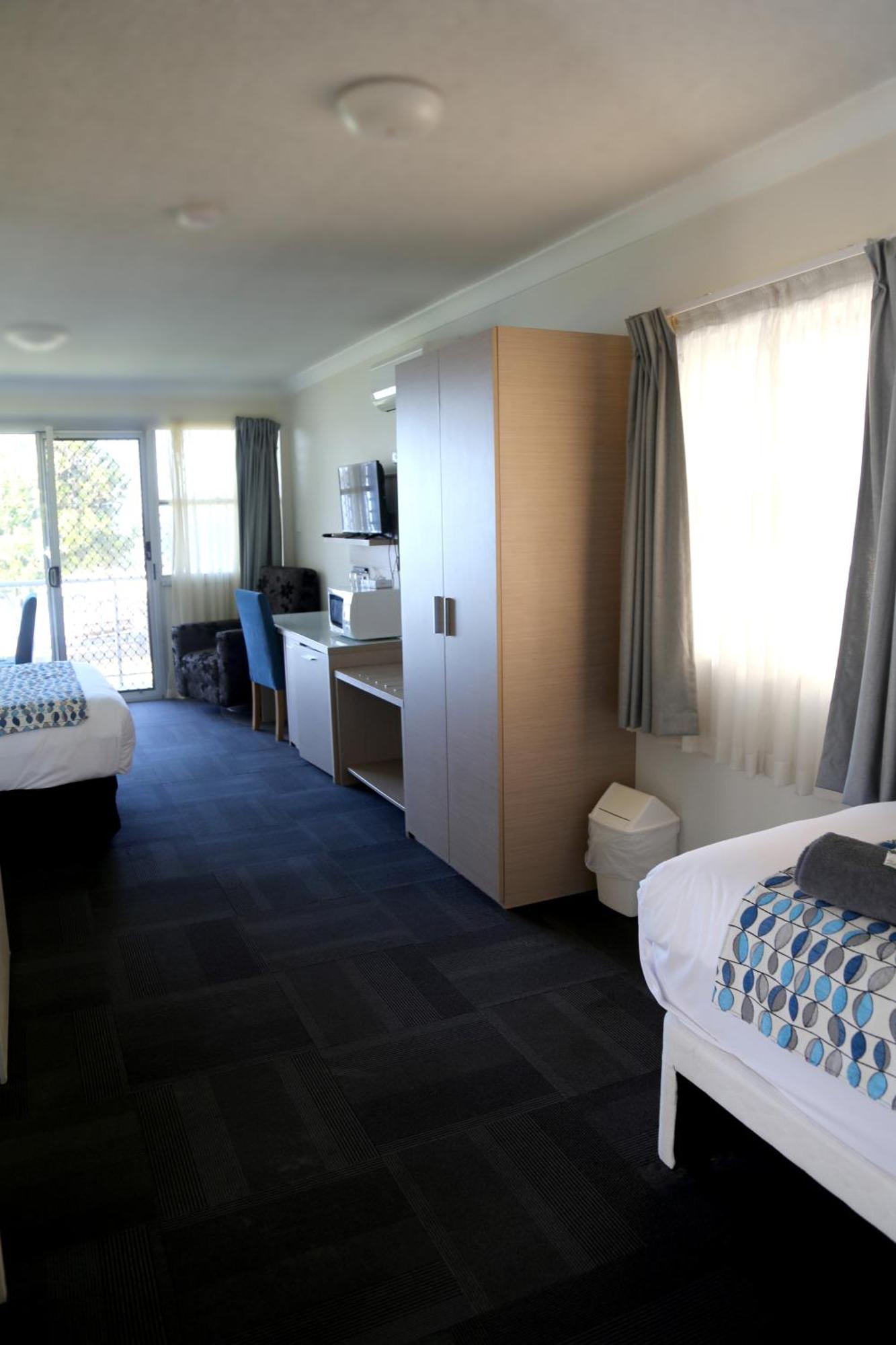 Zorba Waterfront Motel Батманс-Бэй Экстерьер фото