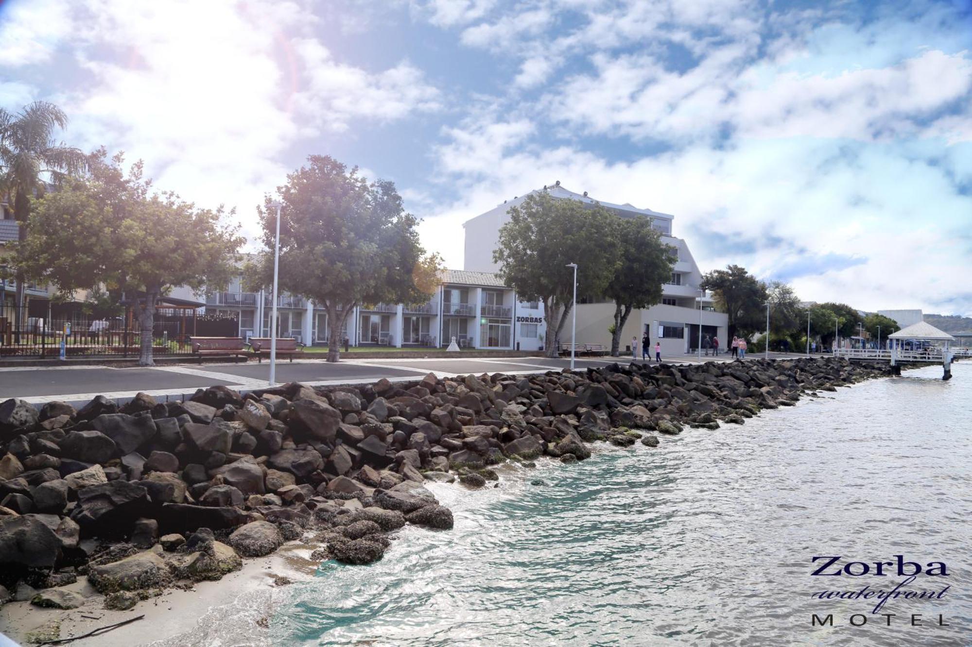 Zorba Waterfront Motel Батманс-Бэй Экстерьер фото