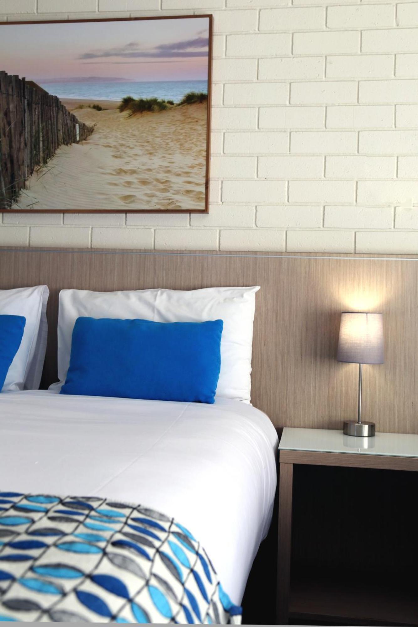 Zorba Waterfront Motel Батманс-Бэй Экстерьер фото