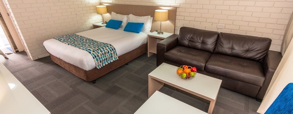Zorba Waterfront Motel Батманс-Бэй Экстерьер фото