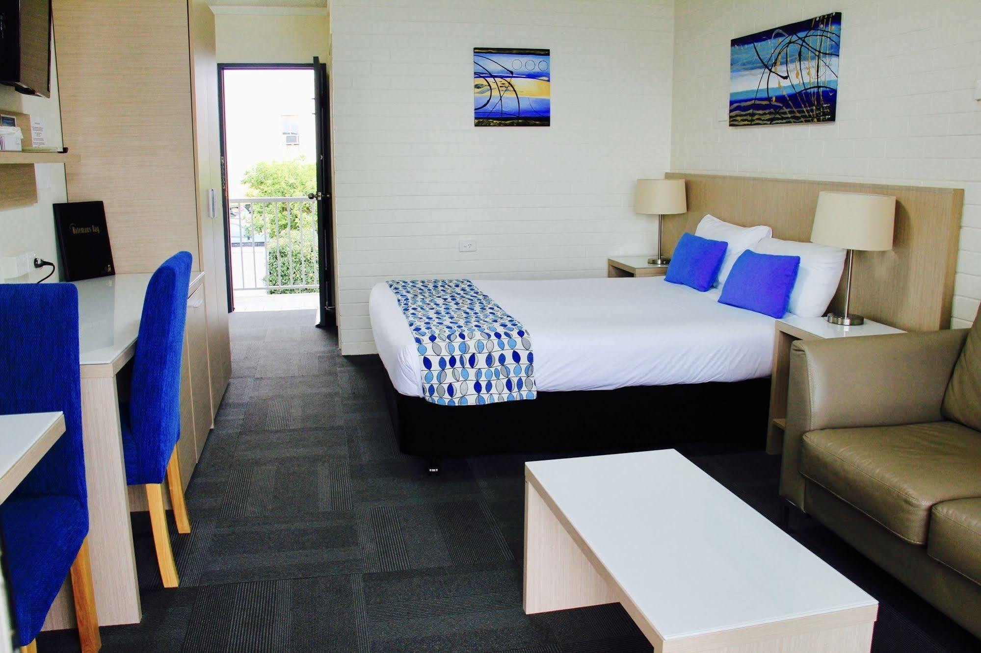 Zorba Waterfront Motel Батманс-Бэй Экстерьер фото
